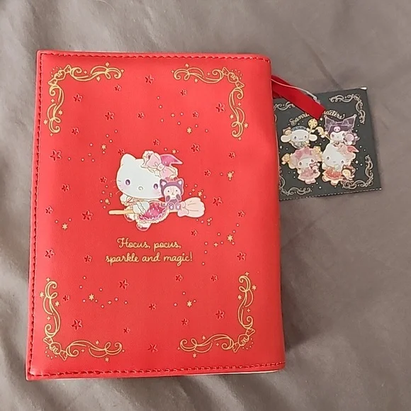 Hello Kitty Make Up Pouch - Picture 2 of 4